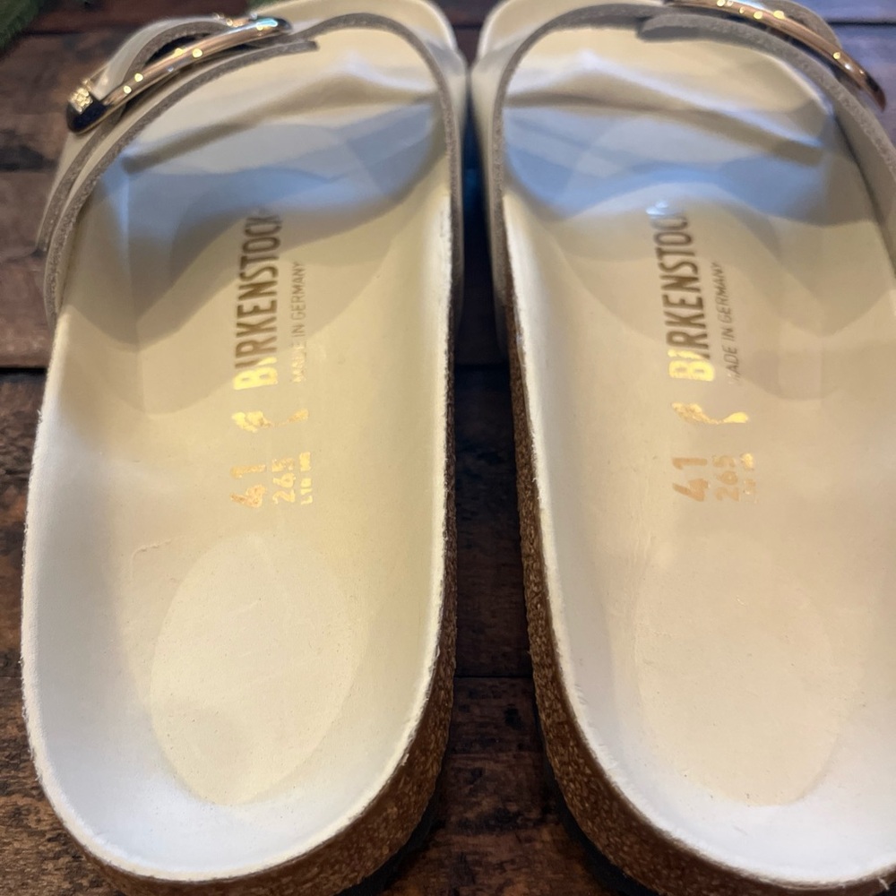 Birkenstock Cream Slide Sandals with Gold Buckle - Picture 4 of 9